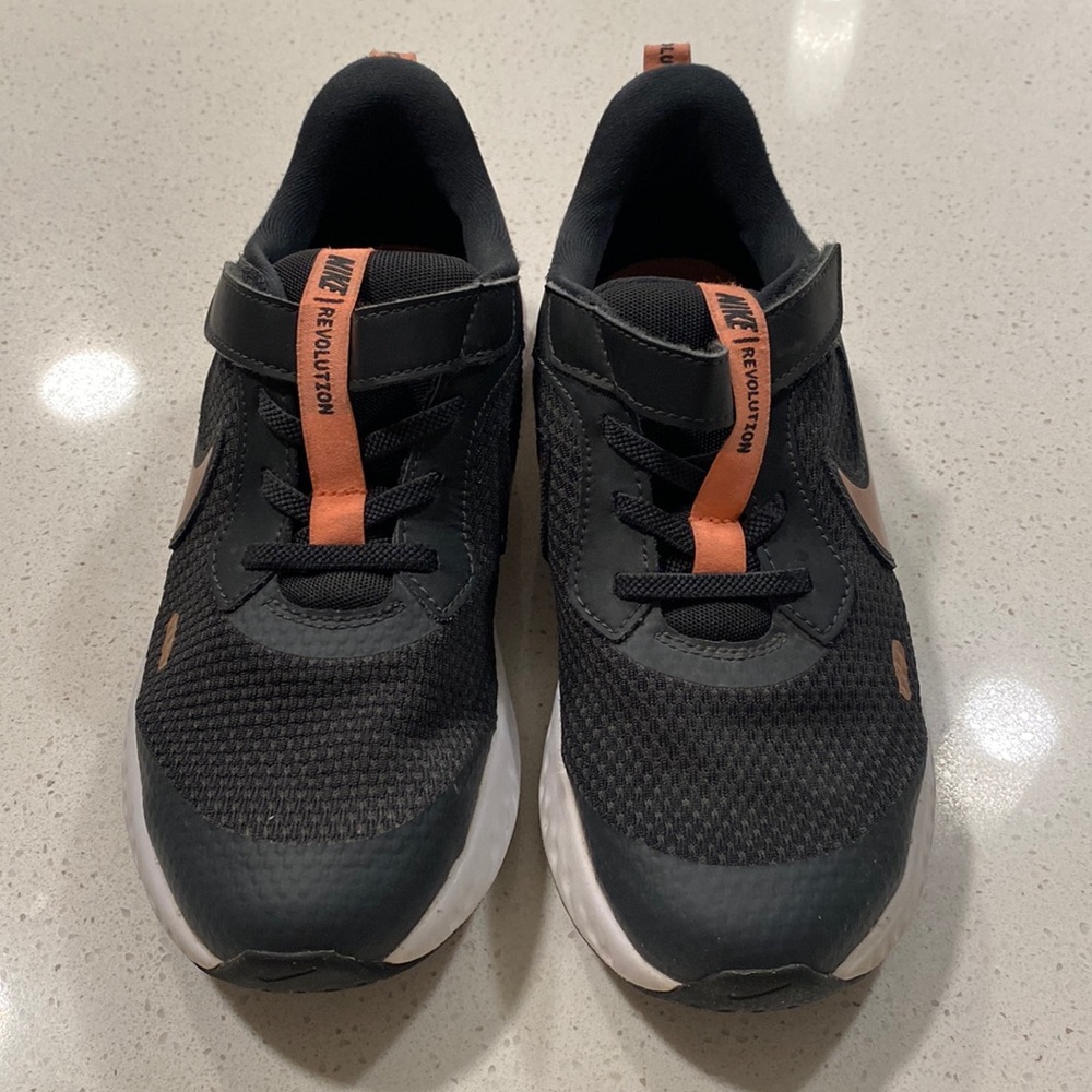 Girls Nike Revolution 5 running shoes